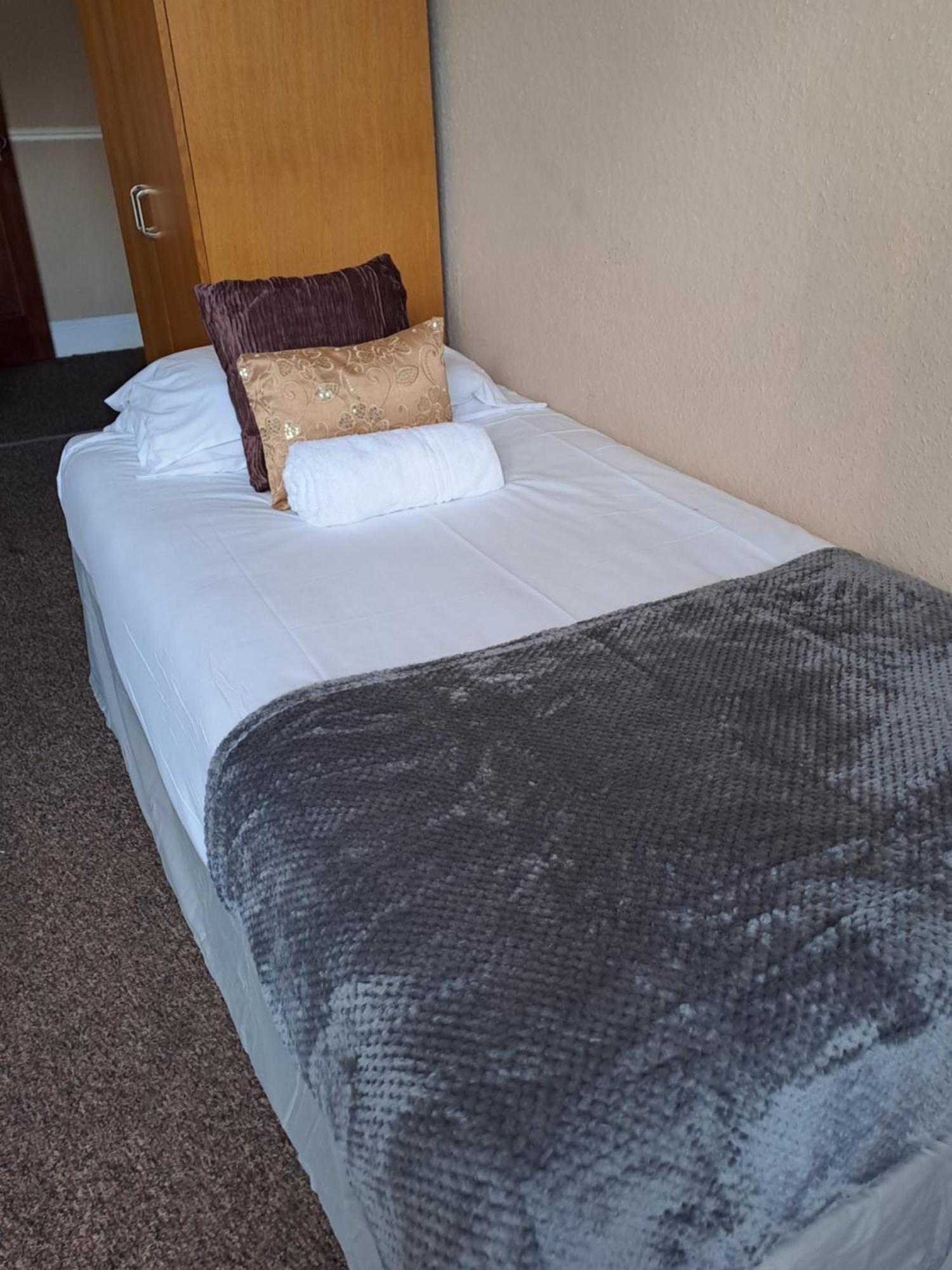 Sheridans Budget Accomodation Wallasey Exterior foto